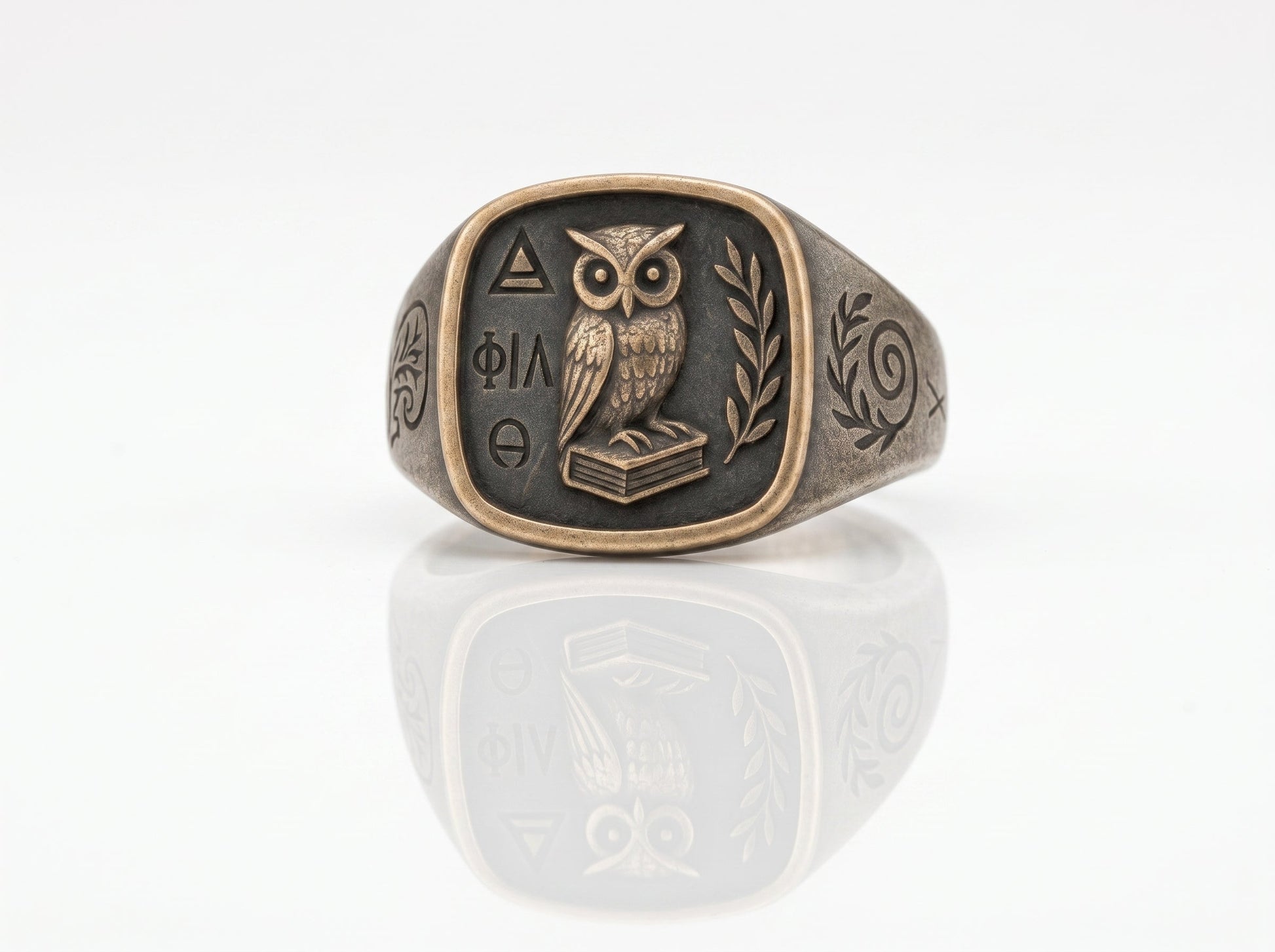 Anello il Saggio Esploratore, uno chevalier in argento per chi ama viaggiare in mete antiche - BDG Accessories