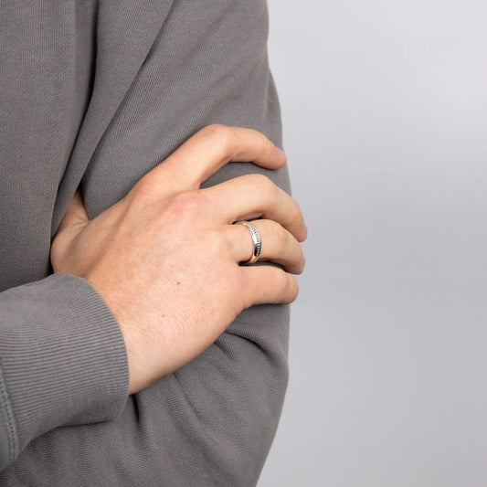 Anello In Argento Ossidato Uomo Elegante - BDG Accessories