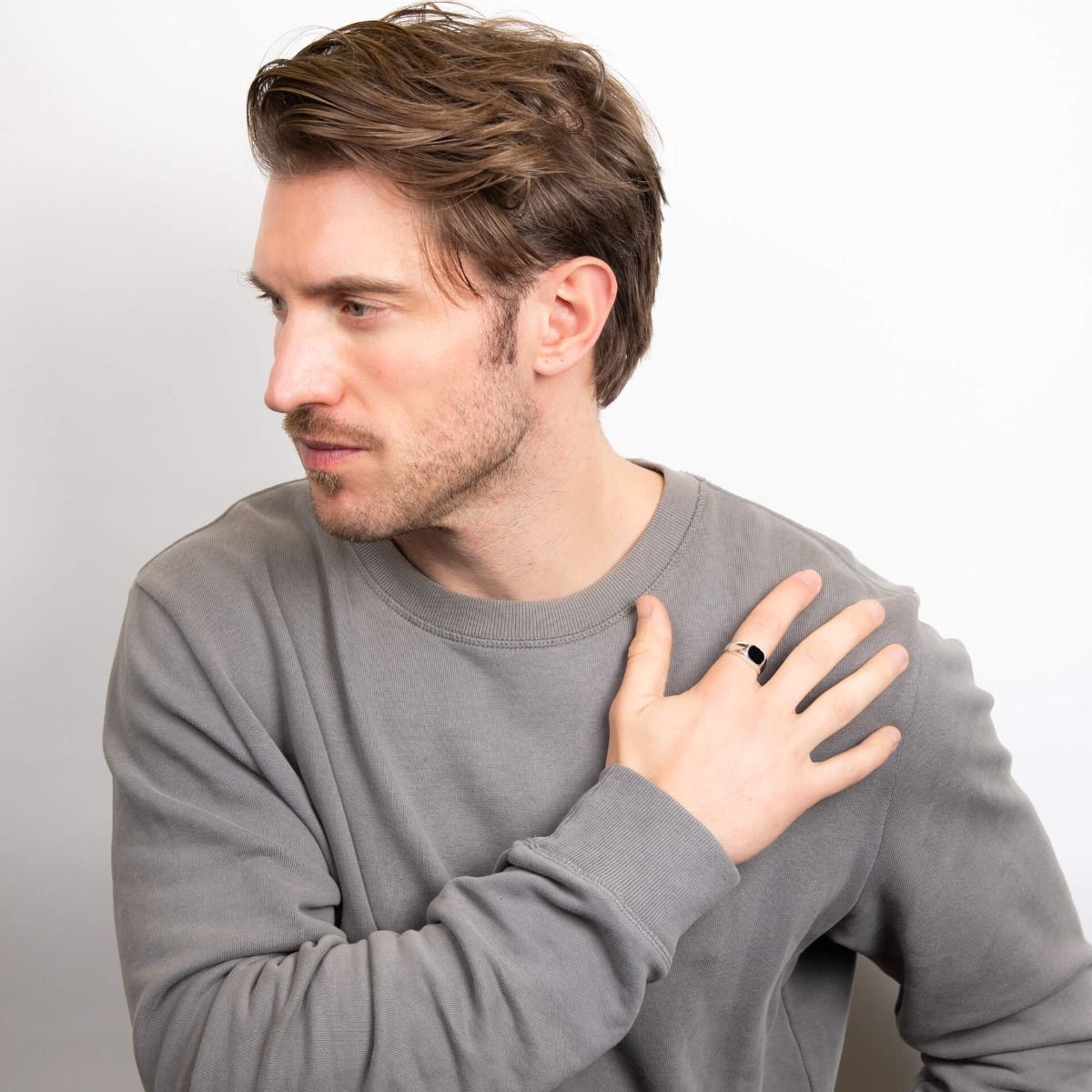 Onix Chevalier Ring