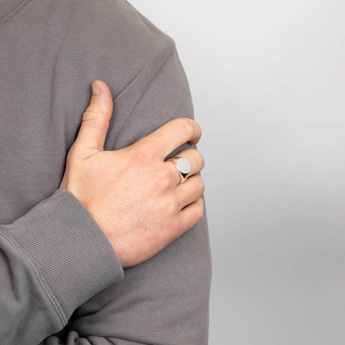 Chevalier Circle Ring